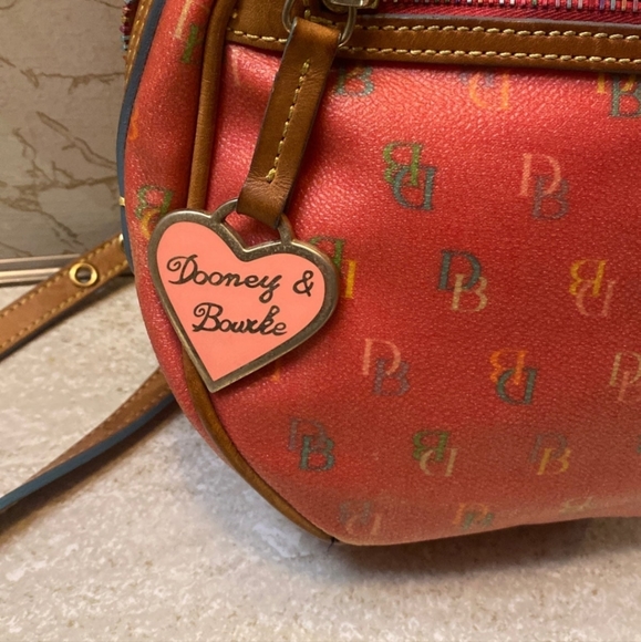 💥HOT💥 VINTAGE Dooney & Bourke red / pink Leather Rainbow logo DB Mini Backpack - Picture 3 of 7